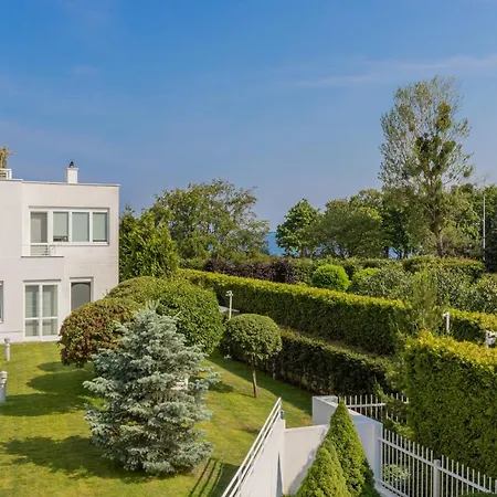 Orlowo Park With Spacious Terrace & Winter Garden By Renters דירה *