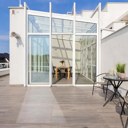 Orlowo Park With Spacious Terrace & Winter Garden By Renters * גדינייה