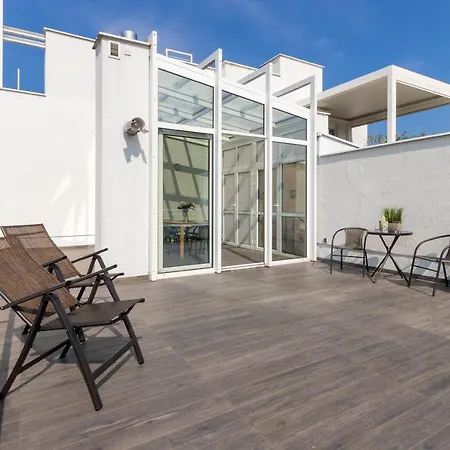 דירה Orlowo Park With Spacious Terrace & Winter Garden By Renters *