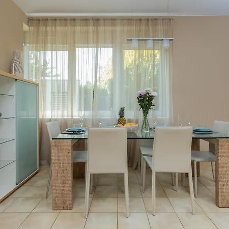 Orlowo Park With Spacious Terrace & Winter Garden By Renters דירה