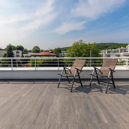 Orlowo Park With Spacious Terrace & Winter Garden By Renters דירה גדינייה