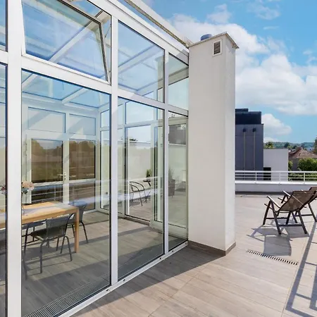 דירה Orlowo Park With Spacious Terrace & Winter Garden By Renters גדינייה